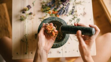 التهابات الأمعاء تقلصات المفاصل والصداع النصفي علاجات طبيعية فعالة من مطبخك